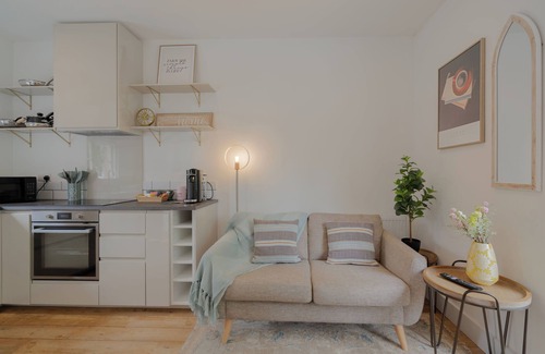 Newbury Cottage | Relaxing Riverfront Cottage with nPrivate Terrace