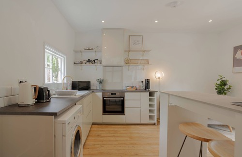 Newbury Cottage | Relaxing Riverfront Cottage with nPrivate Terrace