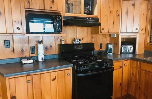 Big Bay House | Relaxing Sandy Beach Retreat on Lake Superior