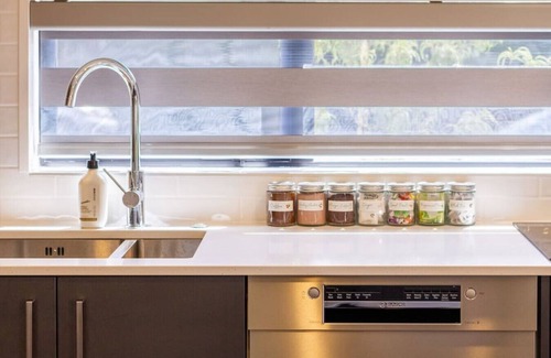 Riccarton House | Relaxing stay across from Westfield mall Sleeps 6