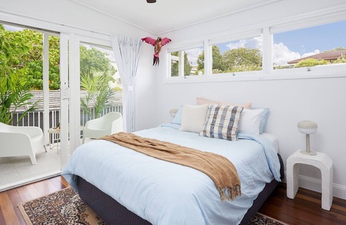 Biggera Waters House | Relaxing & Stylish Entertainers House Close to Everything! #NEWLISTING