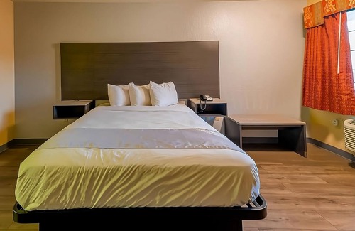Sweet Home Hotel | Relaxing Unit near H‑E‑B with Outdoor Pool Access and Free On‑Site Parking