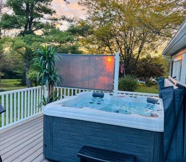 Athens House | Relaxing with Hot Tub - Pond Front & Outdoor Fire Place Upstate - Catskills