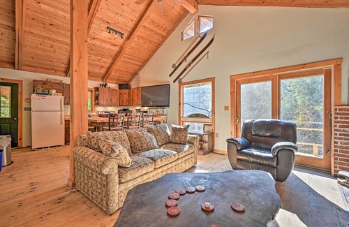 Stowe Area Cabin | Remote Cabin w/Fire Pit: 3 Miles to Stowe Mtn!