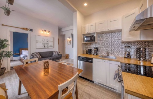 Lower Town Apartment | Remparts 2 Bed with Views Private Terrace & Sauna