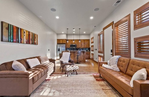 Midtown House | Reno Basecamp | 2 King Suites, Walk to Food & Fun