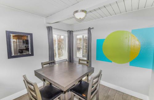 Northeast Reno House | Reno Upper Unit with King Bed & Pull-Out Couch