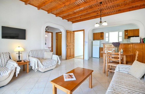 Agios Stefanos Apartment | Renoula: Charming 2-Bedroom Corfu Apartment with Sea Views, Garden, Wifi