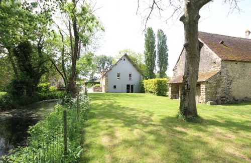 Cerise Cottage | Renovated 17th-Century Barn with Garden, Terrace, and Modern Amenities in Alençon
