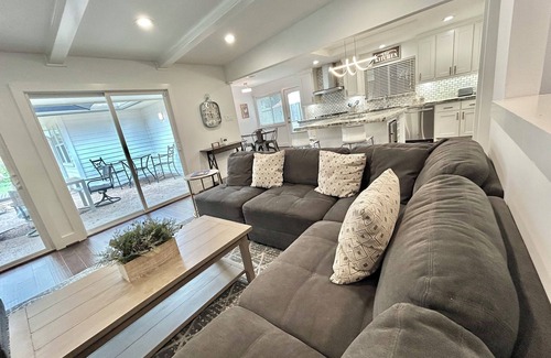 Willow Meadows/Willowbend Area House | Renovated 5 Bedroom, 4 Bath Private Home Fully-furnished near MDA, TMC, Galleria