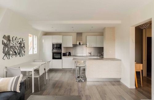 Deauville City Centre Apartment | Renovated apartment sleeping 6 - pool and tennis