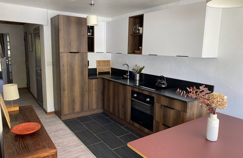 Le Lavachet Apartment | Renovated apt, 2BR + cabin, ski-in/ski-out