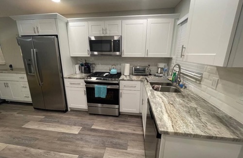 Flor-a-mar House | Renovated Canal home