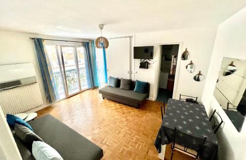 Clichy Apartment | Renovated Charming Apt Ideal to visit Paris