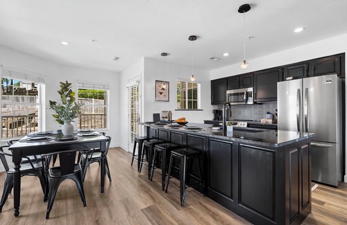 Kimberling City Condo | Renovated Condo w Cmty Access to Table Rock-Cmty Outdoor Pool-Lake View-Free Daily Tickets