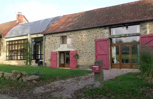 Beaune-d'Allier Cottage | Renovated Farmhouse with Modern Amenities, Sleeps 6, Pet-Friendly, Near Commentry