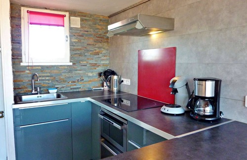 Marseillan Plage Apartment | Renovated flat with air conditioning