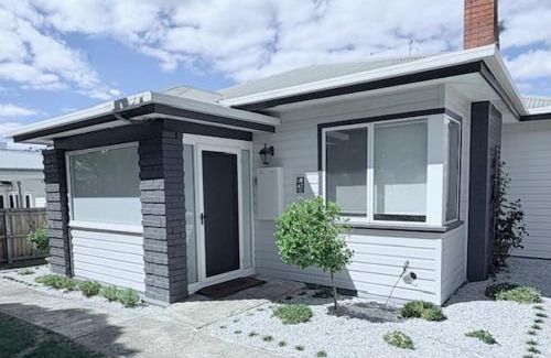 Newstead Apartment | Renovated Homely Home