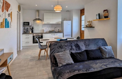 Hericourt Cottage | Renovated house with garden, AC, parking, WiFi - Quiet in Héricourt