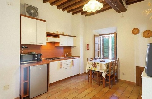 Montecastelli House | Renovated farmhouse with 7 apartments in the center of Tuscany.
