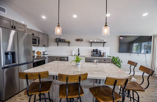 Quincy House | Renovated Lake Talquin Getaway!