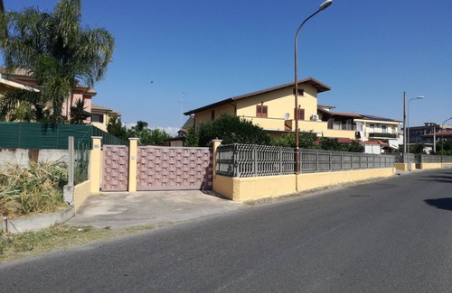 Marina di Davoli House | Rent a holiday home even for short periods