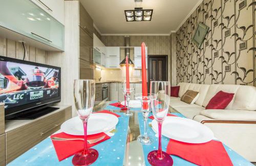 Dniprovs'kyi District Apartment | Rent-Kiev 2 min metro Chernihivska Lux