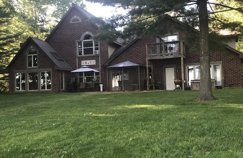 Wauksaukee House | Rent the biggest and the best Large Lake house sleeps up to 18, Lots to do!