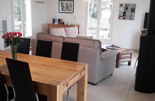 Nontron House | Rental of a new classified * house in park with pond