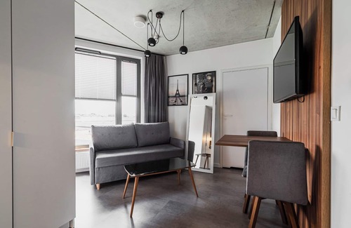 Fabryczna Apartment | RentPlanet - Studio Legnicka
