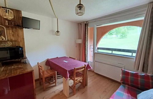 Montgenevre Apartment | Residence Ferme D'augustin - Building C - Fully renovated apartment - Wifi - Full South - On the slopes - Parking.