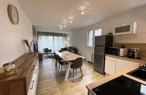 Cadeilhan-Trachere Apartment | Residence Le Palos - Close to the apartment center 6 people at the Residence PALOS A/62