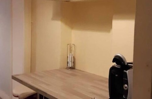 Chateauroux Apartment | Residence Mifaly - Red and white decor apartment