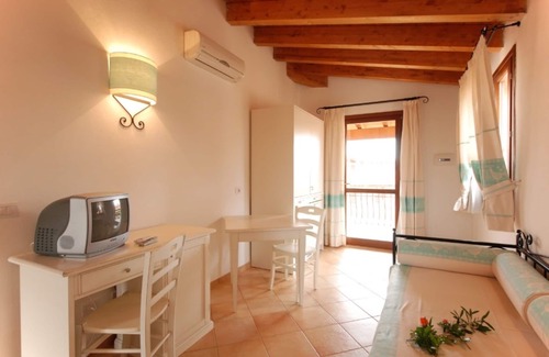 Aglientu House | Residence with pool in Vignola Mare