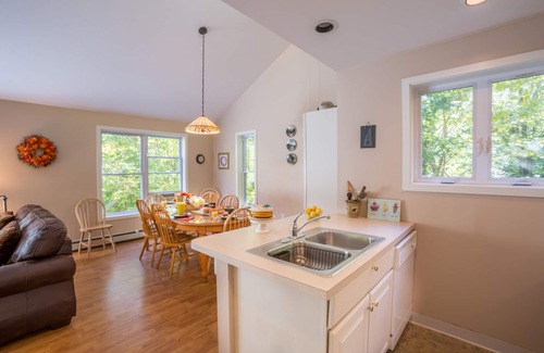 Campton House | Resort Mountain Home with Private Hot tub Walk to Pools, Pond WIFI