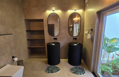 Alappuzha Bed & Breakfast | Resort style boutique homestay with WiFi, AC, Swimming Pool in Marari, Alappuzha