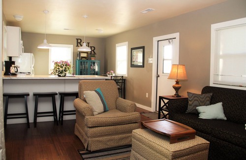 Ohiopyle Cottage | Rest, Relaxation, & Quick Access to Ohiopyle Await