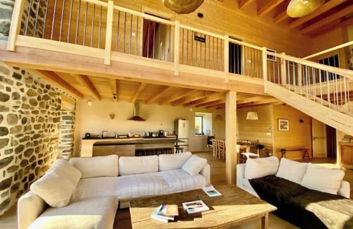 Saint-Front House | Restored farmhouse at 1200 m'in the heart of Prés Hauts du Mezenc