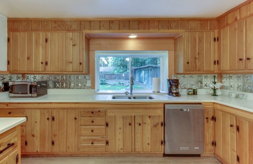 McKenzie Bridge House | Restored log cabin w/classic porch - near river, trails, hot springs, & more