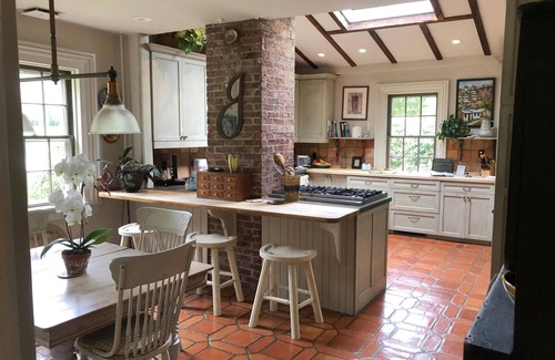 Huntington House | Retreat in special private water front surrounding-45 minutes from Manhattan.