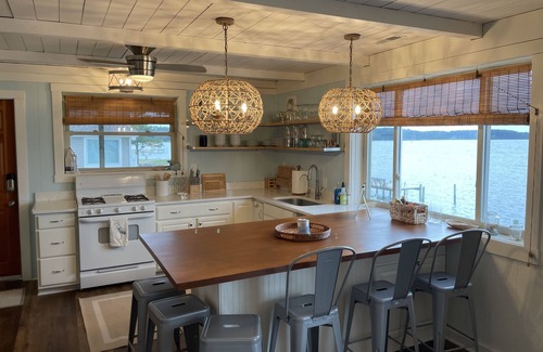 Dutton Cottage | Retreat to a quiet, waterfront getaway!