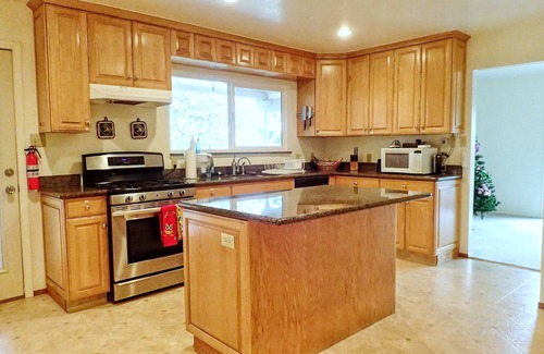 Volcano House | Retreat with Views and modern comfort near Kirkwood Ski, wineries, gold country