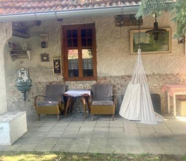 Kunkovice House | Retro chalupa pro denní pohodu a večerní klid