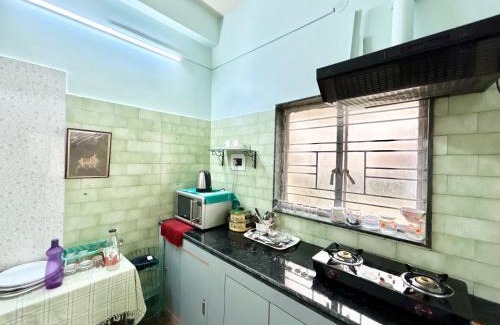 Sector II House | Retro Style 2BHK near Salt Lake Sector 5 Metro Station