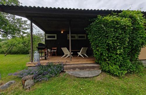 Kadriorg House | Retrohõnguline suvila saunaga Laulasmaal, privaatne puhkus mere lähedal