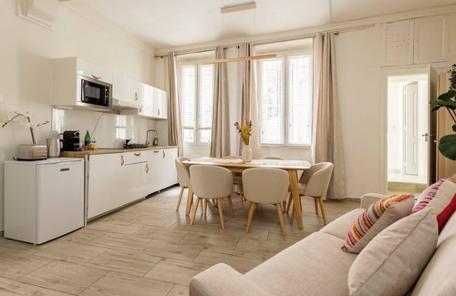 2nd Arrondissement House | Reva Suites