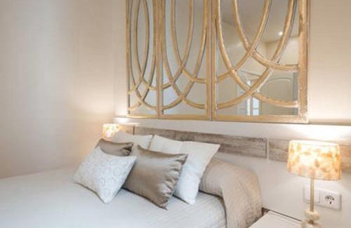 Central District Apartment | REYES CATÓLICOS II