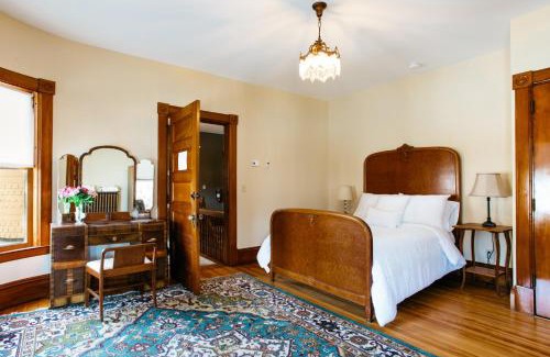 Barre Bed & Breakfast | Reynolds House Inn