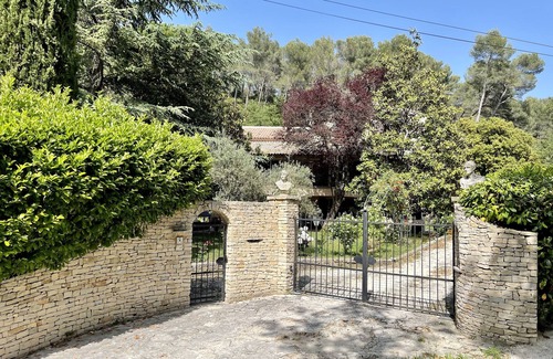 Simiane-Collongue Villa | Rez-de-jardin Indépendant D'une Villa Traditionnelle en Provence 128m2