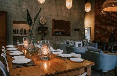 Thorny Bush Game Reserve Villa | Rhino's Rest Private Luxury Villa